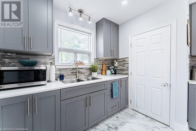 Photo du bâtiment - 73 W 3rd St