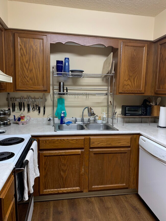 1030 Chinook St, Auburn, AL 36830 Townhome Rentals in Auburn AL