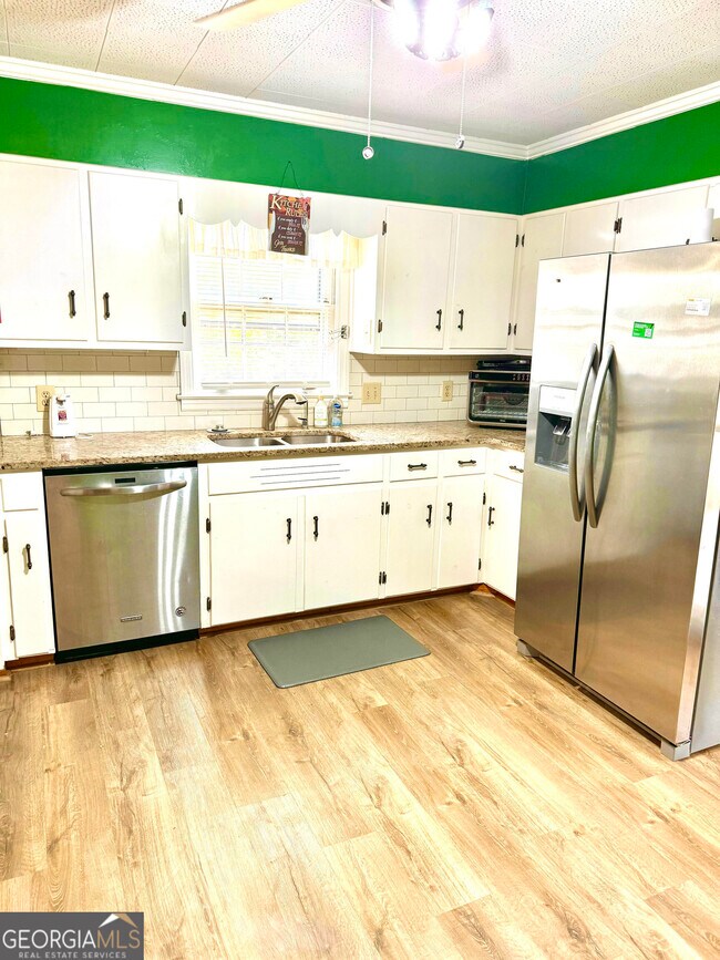 Building Photo - 3716 Wynnwood Dr