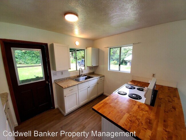 Foto del edificio - 2 br, 1.5 bath House - 45-649 Pikake St