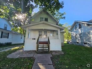 Building Photo - 928 Sumner St