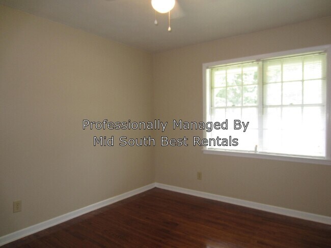 Building Photo - 3643 Fiat Cove