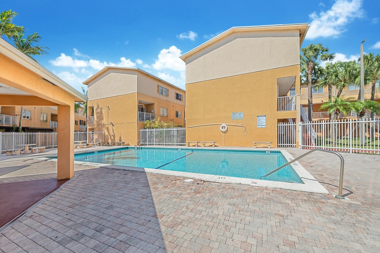 6225 SW Kendale Lakes Cir, Miami, FL 33183 Condo for Rent in Miami