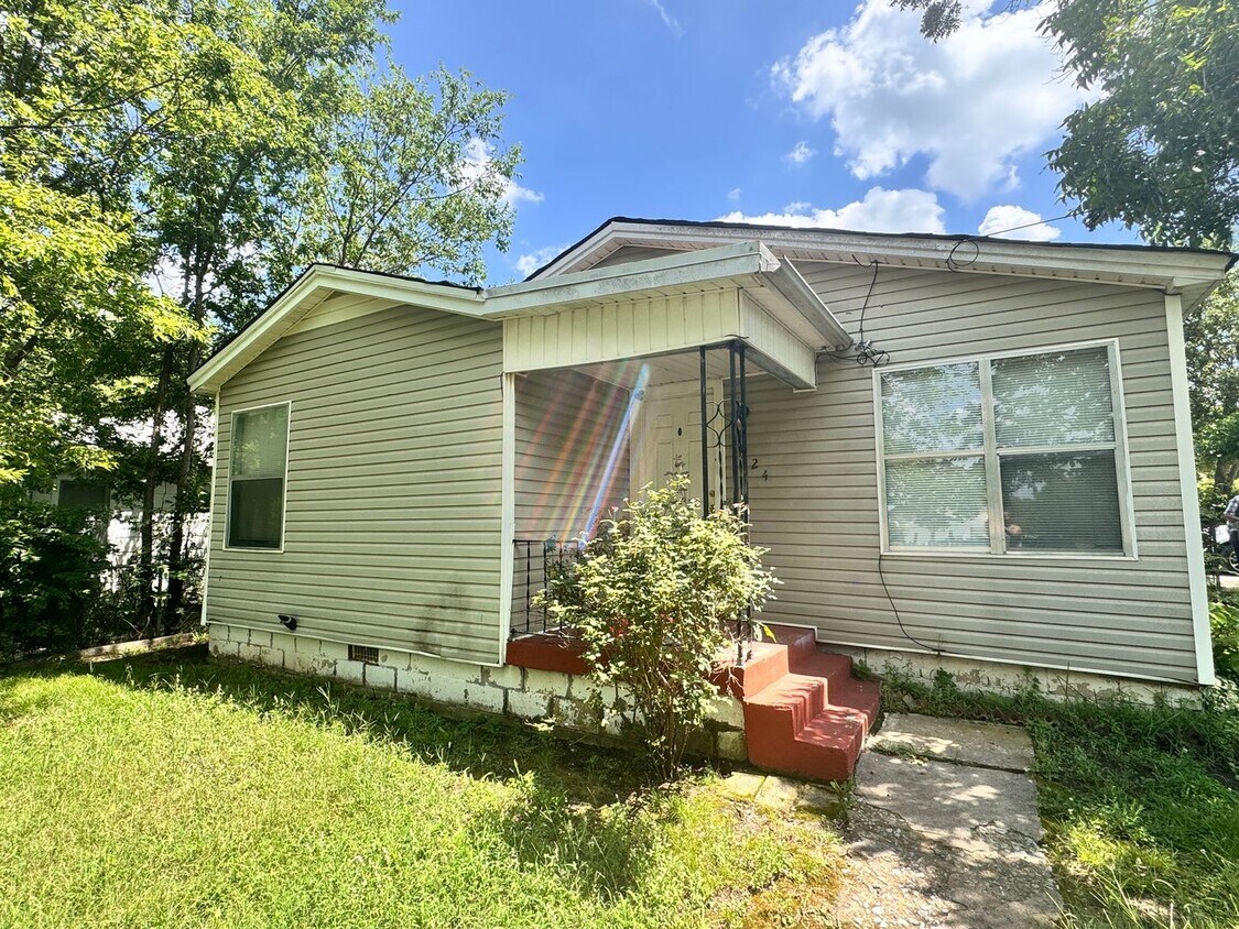Primary Photo - 2 Bedroom Rental in SW Ardmore