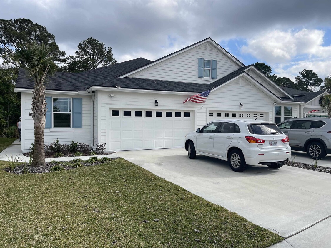 Foto principal - 166 Modesto Dr