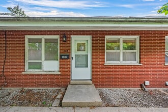 Building Photo - 327 E Lake St