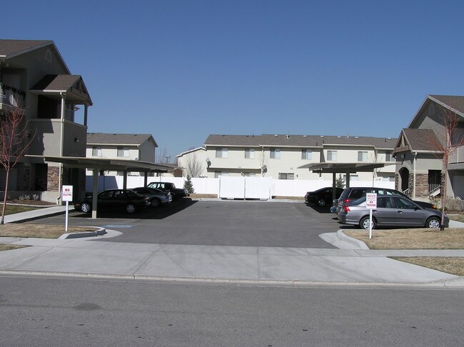 Building Photo - 541 E Rosewood Way S