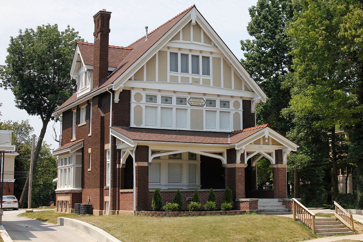Foto del edificio - 1965 Indianola Ave