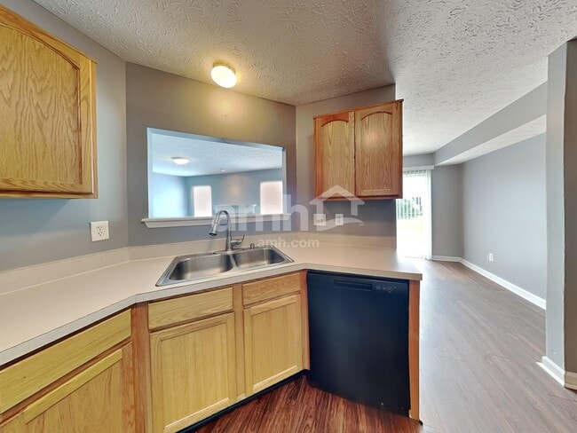 Building Photo - 16705 Greensboro Dr