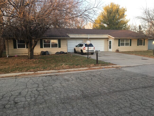 Vista frontal - 1002 Graceland Ave