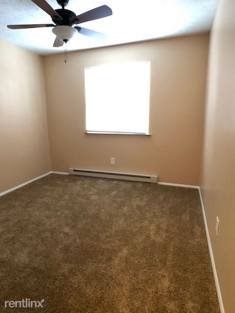 Building Photo - 2 br, 1 bath  - 42 E Fir St