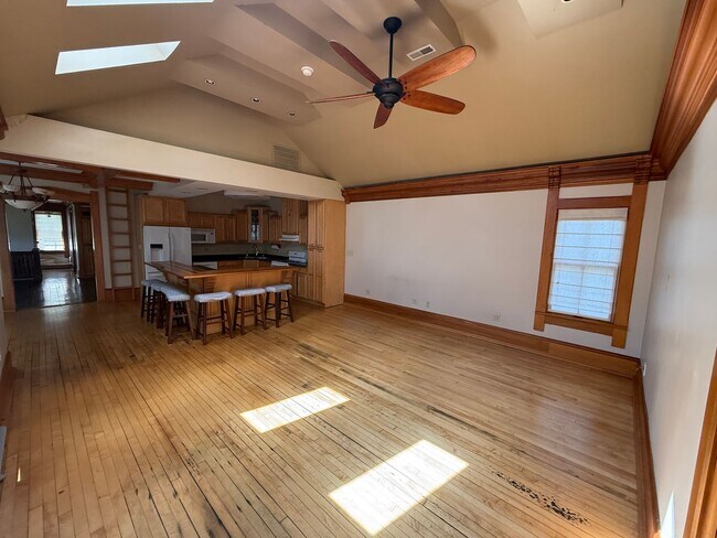 Foto del edificio - Rare Find in Brewer’s Hill – Bright, Chara...