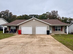 Building Photo - 22575 Hollow Oak Ln