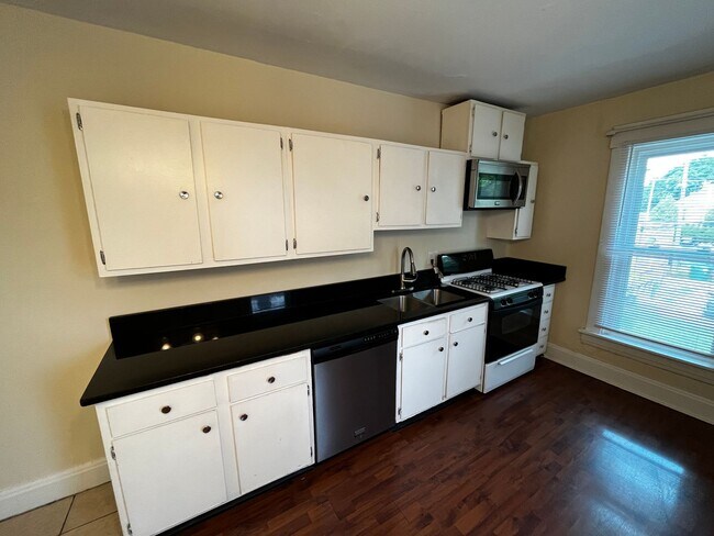 Foto del edificio - 1476-1478 Michigan Ave.   Mgt