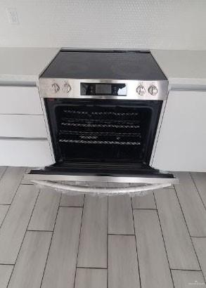 Foto del edificio - 8 West Dr