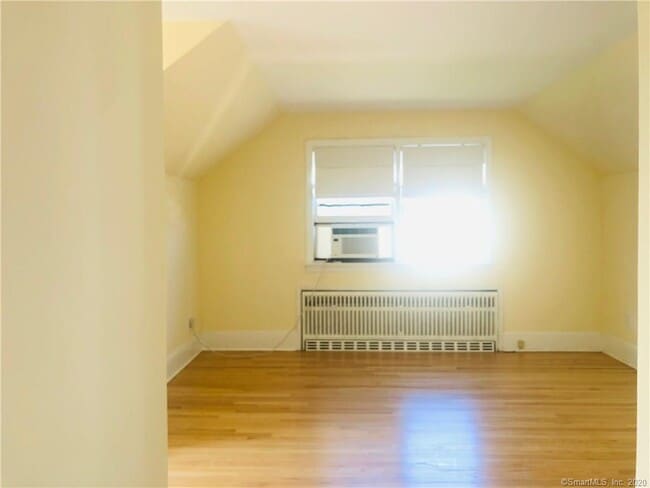 Building Photo - 17 Woodbury Ave