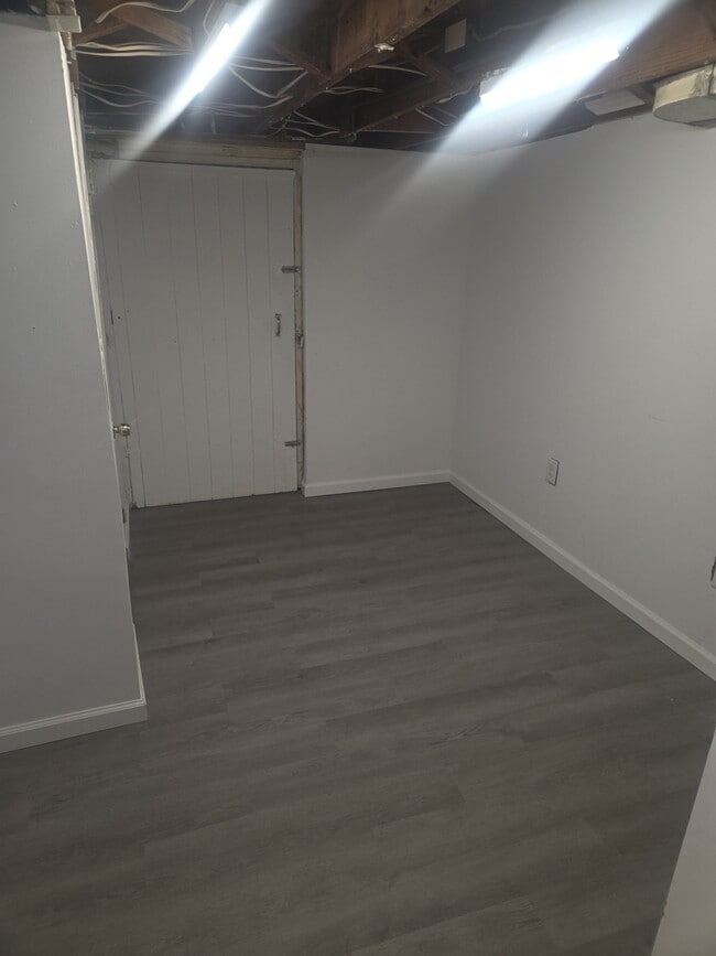 Building Photo - 63 Granger St