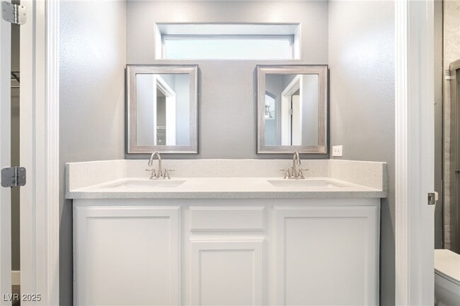 Building Photo - 11981 Fairfax Ridge St