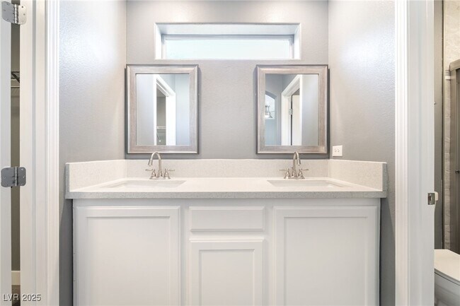 Foto del edificio - 11981 Fairfax Ridge St