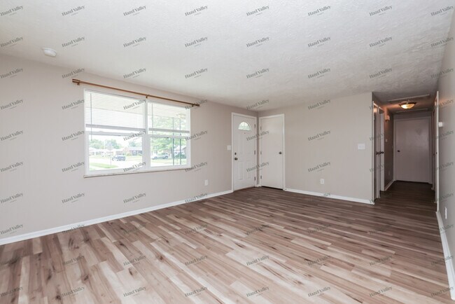Foto del edificio - 7160 Claybeck Dr