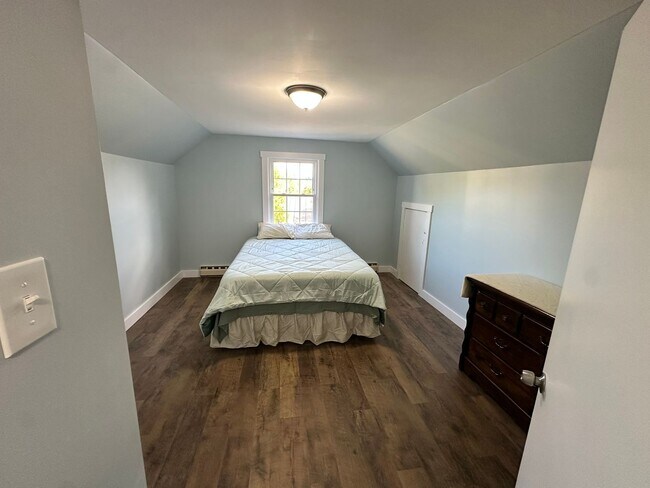 Building Photo - Beautiful Three Bedroom house for rent @ R...