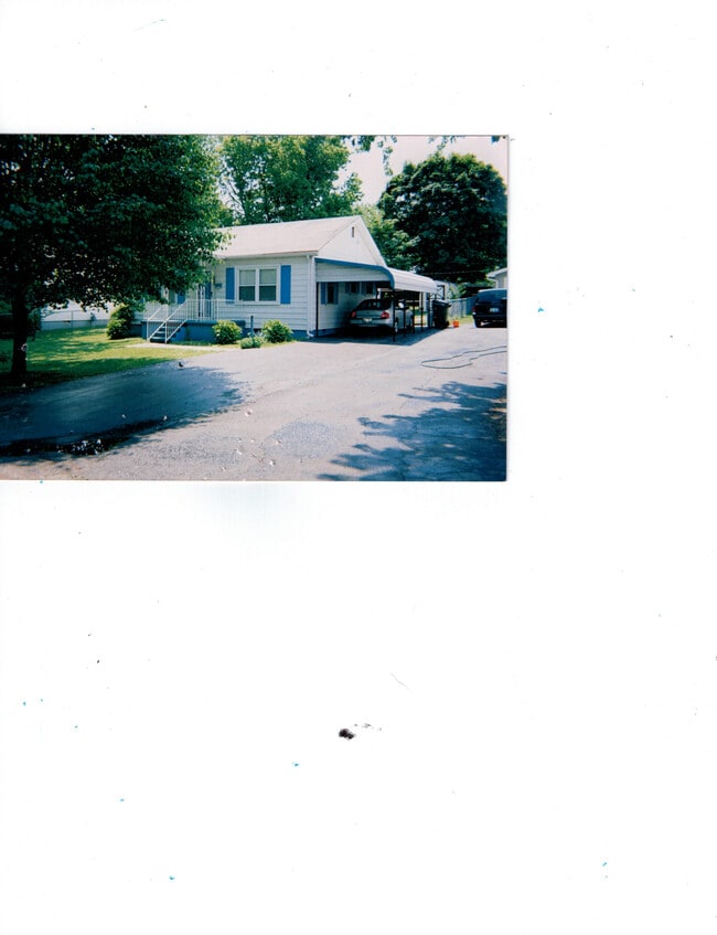 Building Photo - 2503 Florence Dr