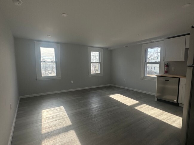 Foto del edificio - 125 Pennington Ave