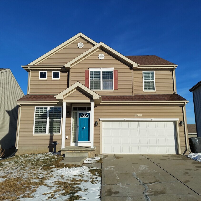 Front - 7415 N 89th St