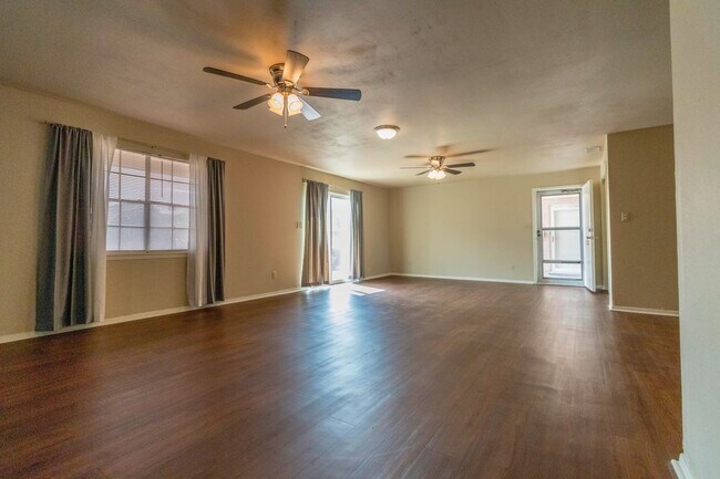 Building Photo - 601 Hibiscus Ave