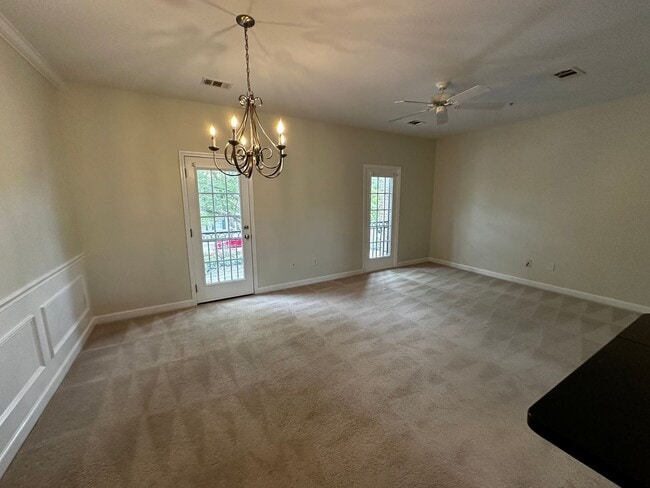 Building Photo - Market Common Townhome