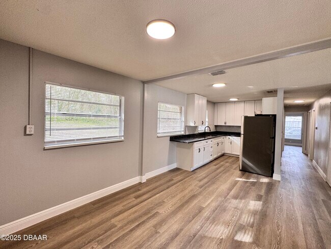 Foto del edificio - 704 Boston Ct