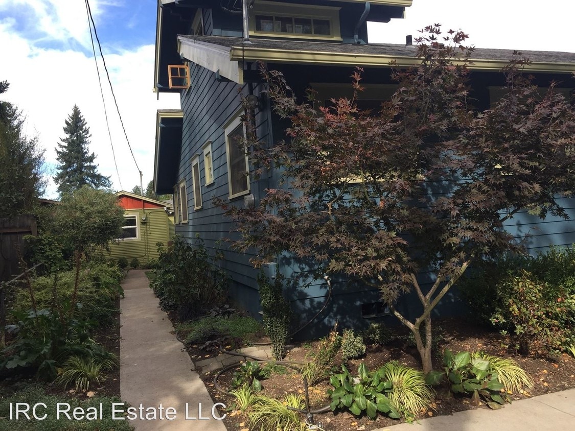 Primary Photo - 3545 SW Hume St