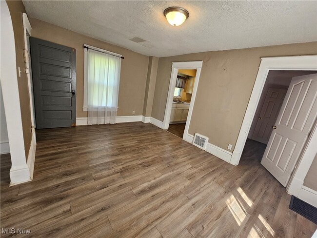 Foto del edificio - 1201 Smithfarm Ave