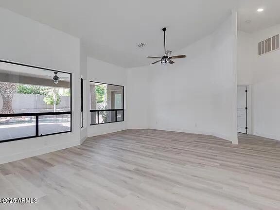 Building Photo - 5910 E Woodridge Dr