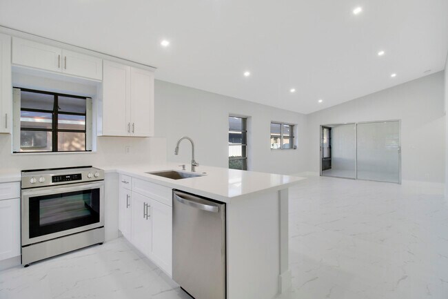 Foto del edificio - 8055 Sweetbriar Way