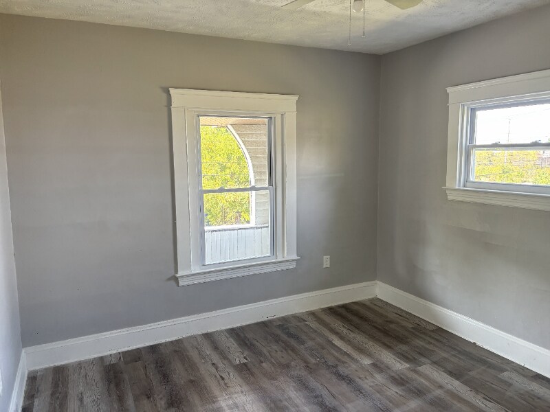 2833 E 100th St Cleveland, OH 44104 – photo 5