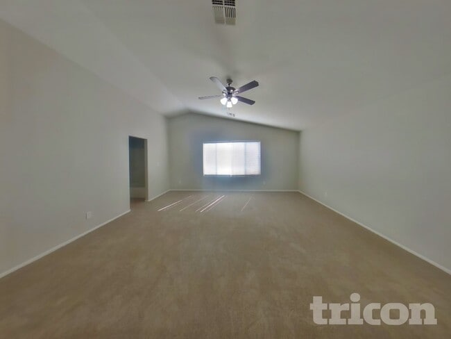 Building Photo - 40081 W Hayden Dr