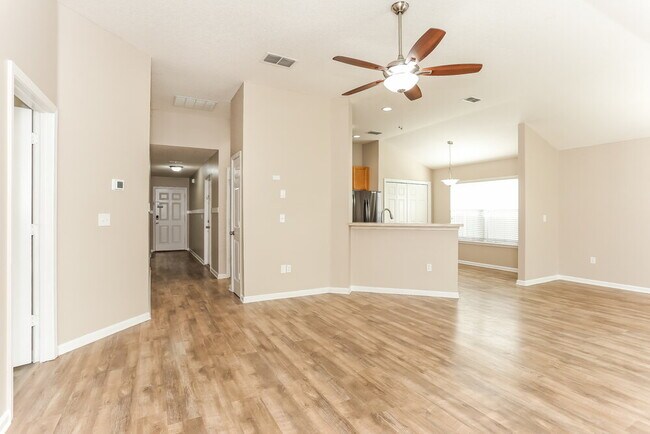 Foto del edificio - 2836 Cross Creek Dr