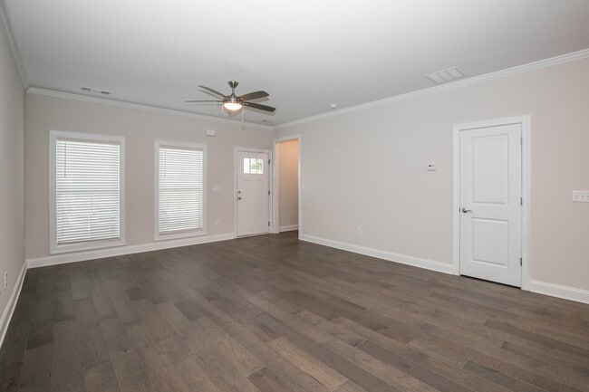 Building Photo - 110 Indigo Cir