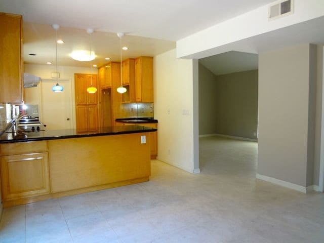 Building Photo - 8147 Park Villa Cir