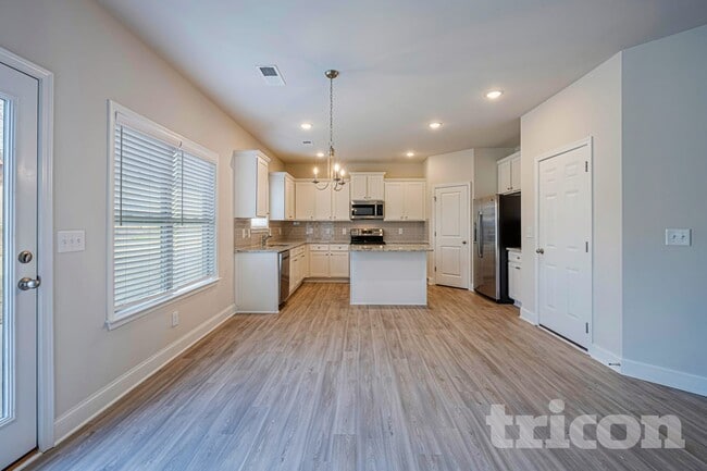 Foto del edificio - 227 Margrave Dr