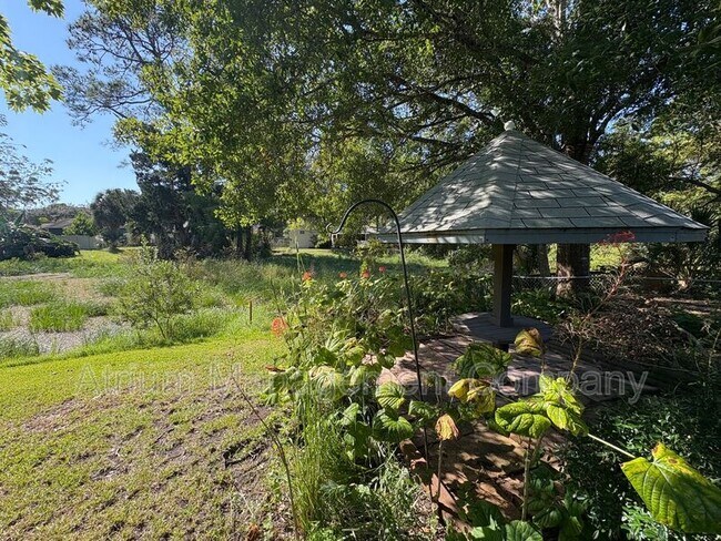 Foto del edificio - 299 Drexel Ln