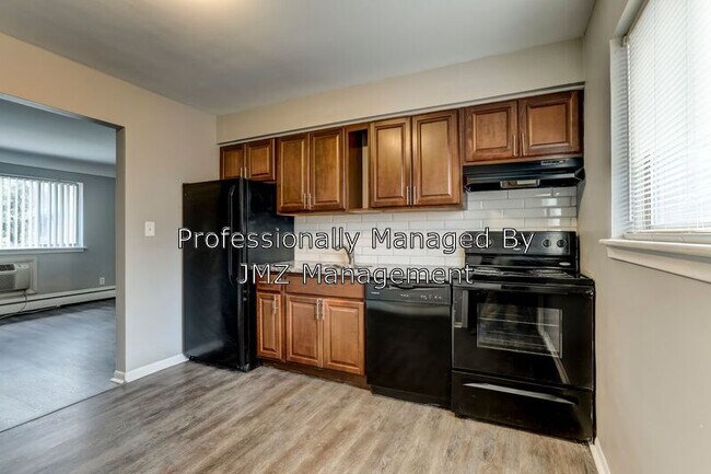 Foto del edificio - 629 W Maple Rd