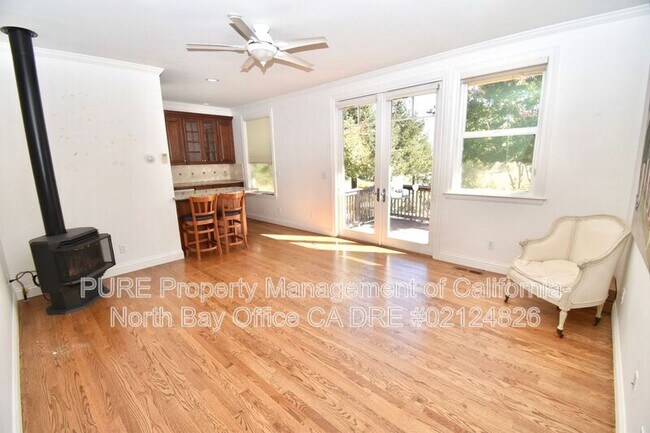 Foto del edificio - 8480 Petaluma Hill Rd