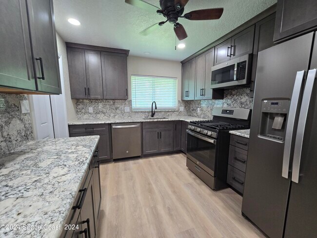 Foto del edificio - 471 N 4th St