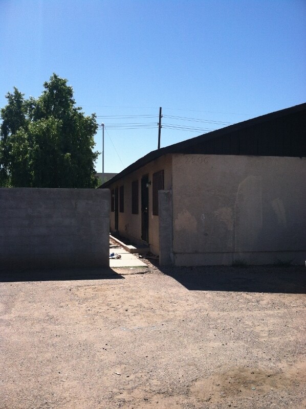 Primary Photo - 2906 E Roeser Rd