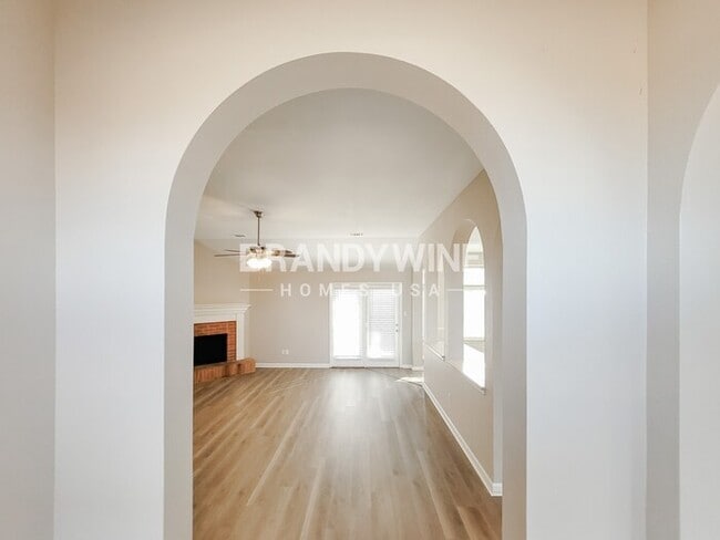 Foto del edificio - 8301 Meadow Vale Dr