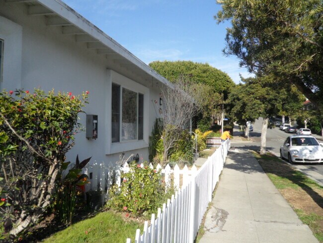 Foto del edificio - 419 Pacific St