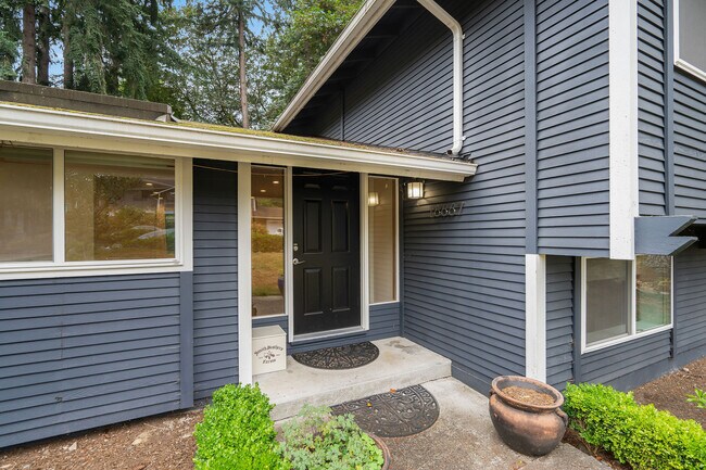 Building Photo - 16667 SE 17th St