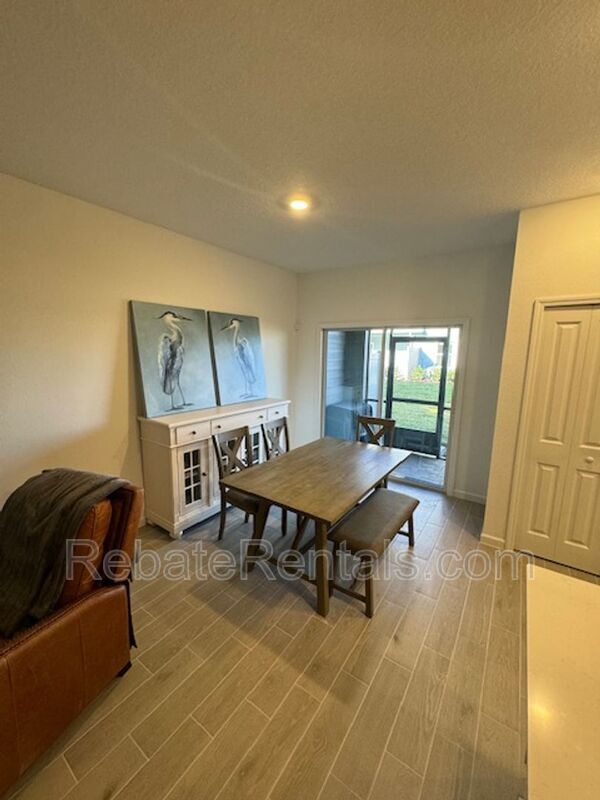 Foto del edificio - 347 Belfort Ct